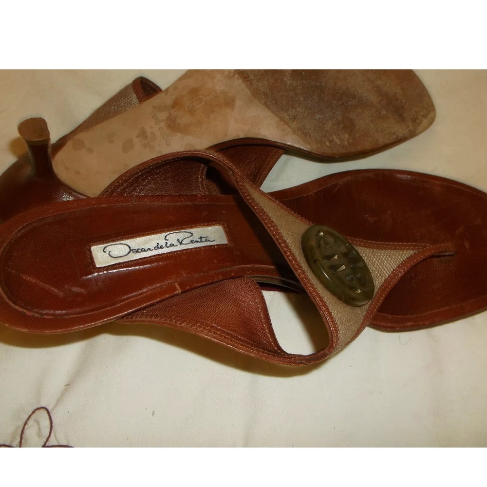 Oscar de la Renta Brown Leather tan woven top Thong Sandal Heel Shoe Size7 M - Picture 3 of 4